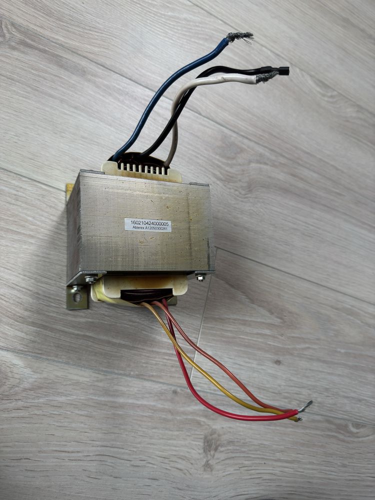 Transformator z UPS
