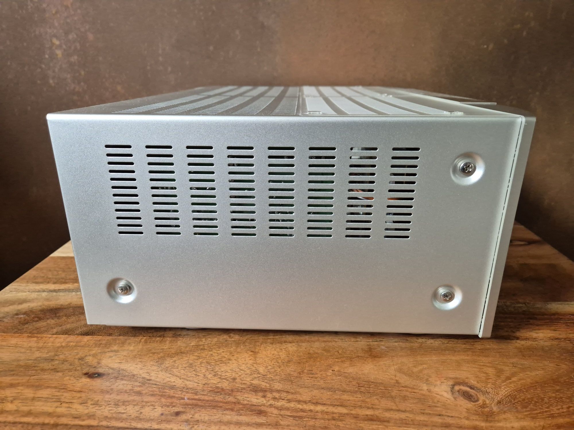 Amplituner Marantz SR5008