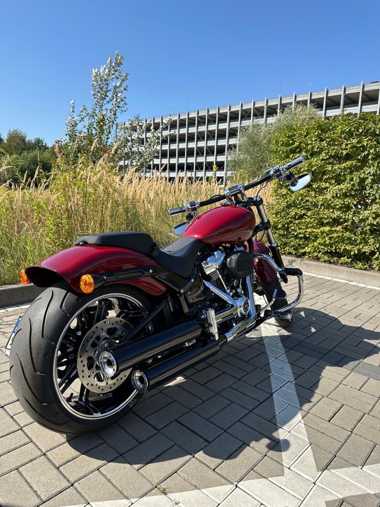 Harley - Davidson Softail Breakout