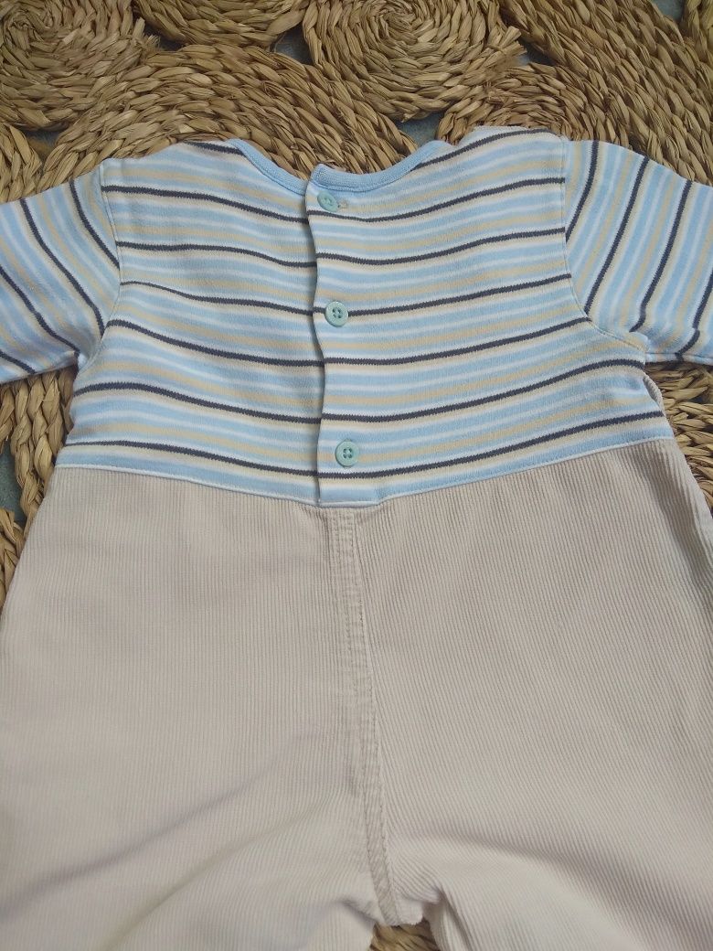 Pajac niemowlęcy spodnie ogrodniczki z koszulką rozmiar 62