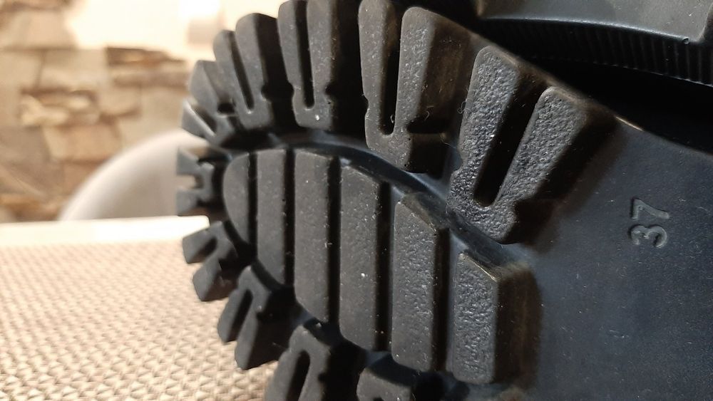 Стильні зимові чоботи