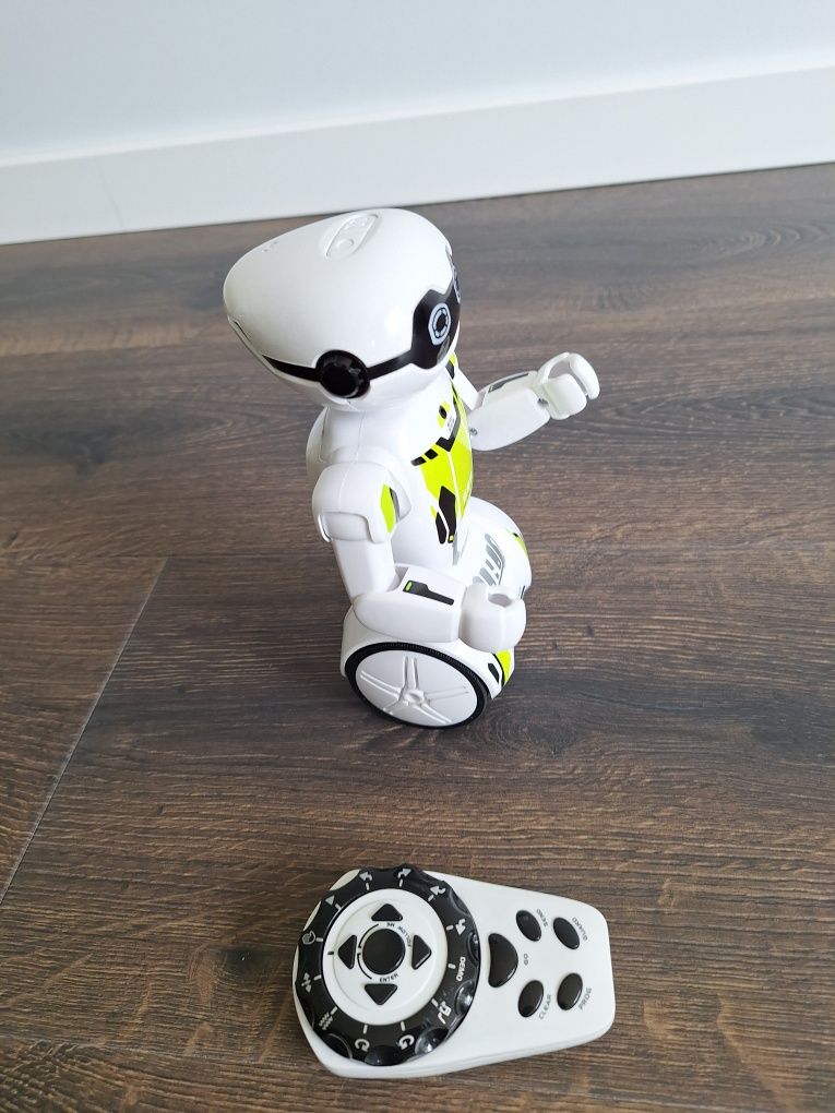 Robot Silverlit z pilotem Macrobot