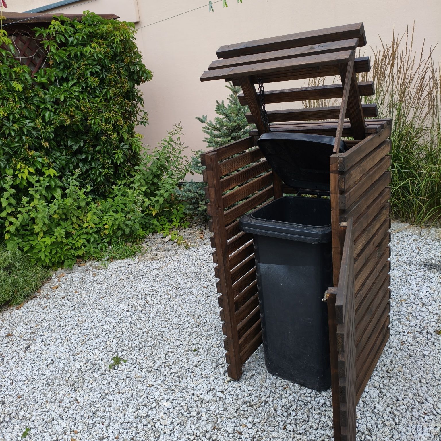 Osłona na kosz do śmieci