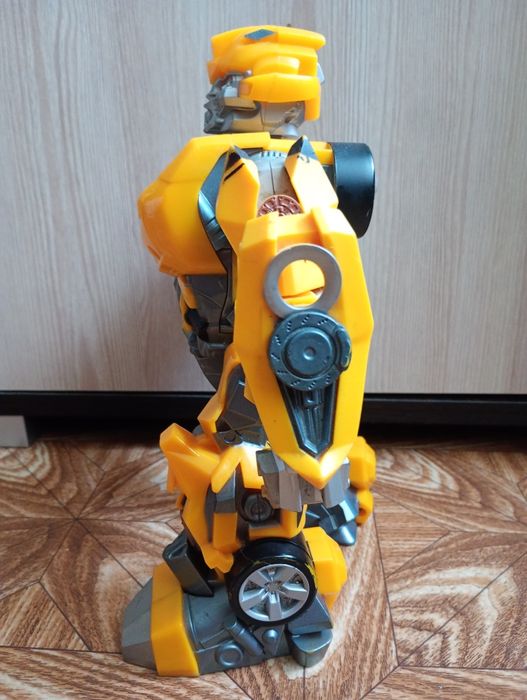 Робот трансформер Hasbro bumblebee beatmix 2006 року