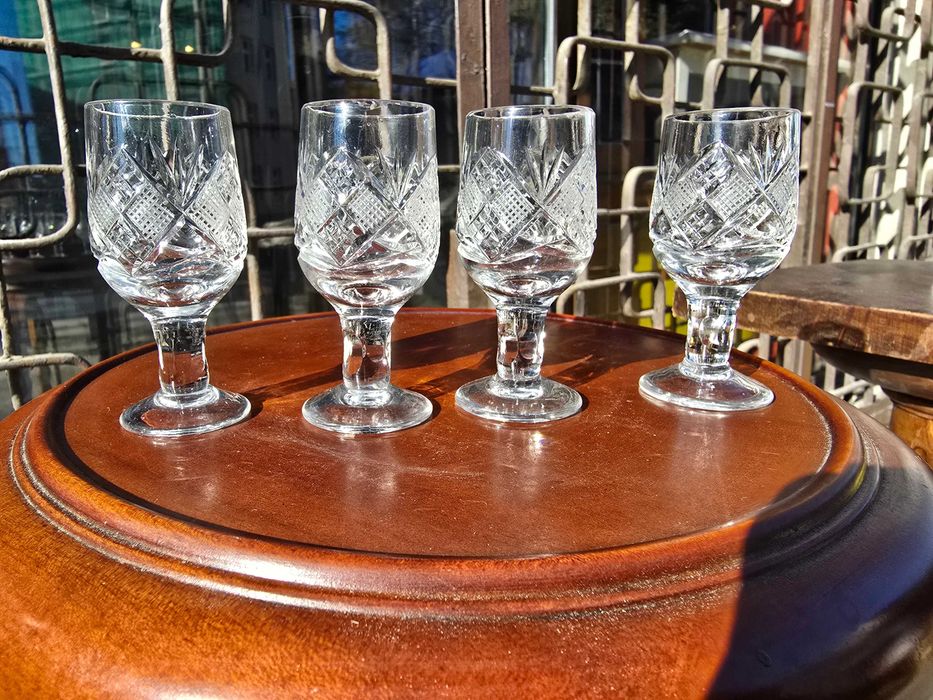 Stare kryształowe kieliszki do wódki komplet 4 sztuki