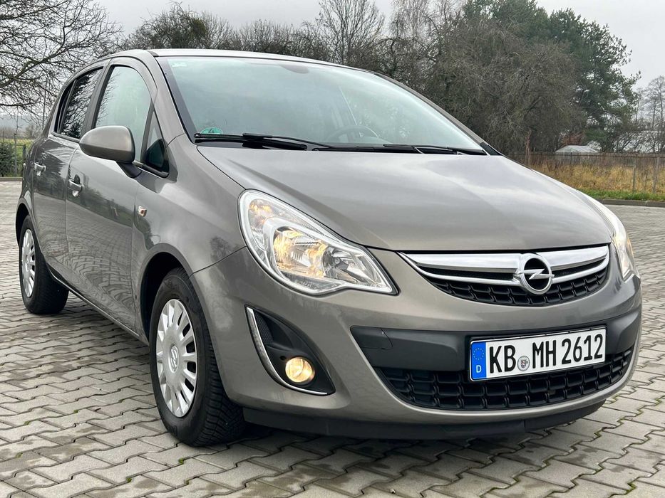 Opel Corsa Lift, 1.4L, 2012r, bogata wersja, pół skóry, stan idealny