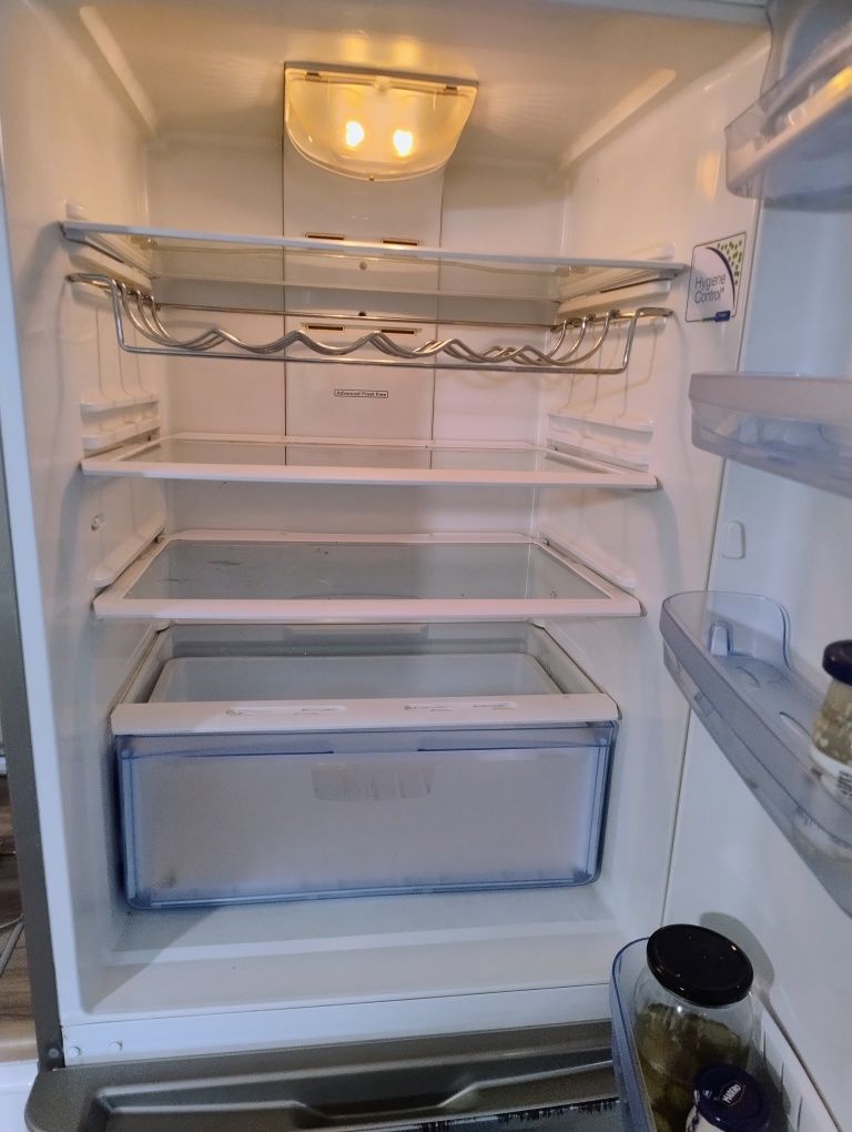 Lodówka Indesit trilogic no Frost