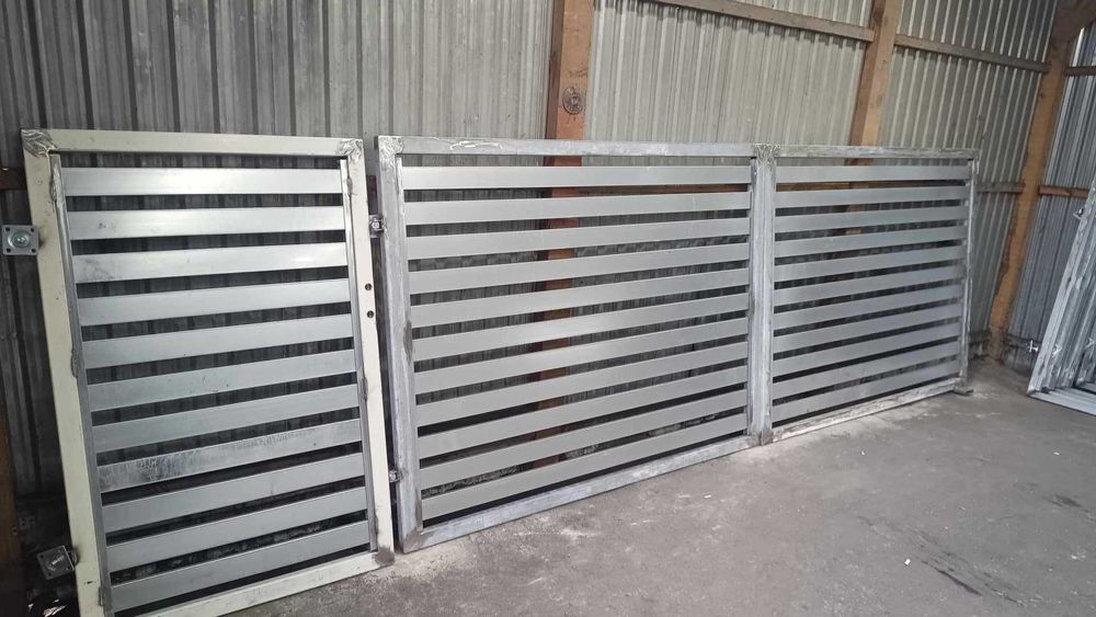 Brama skrzydłowa palisadowa