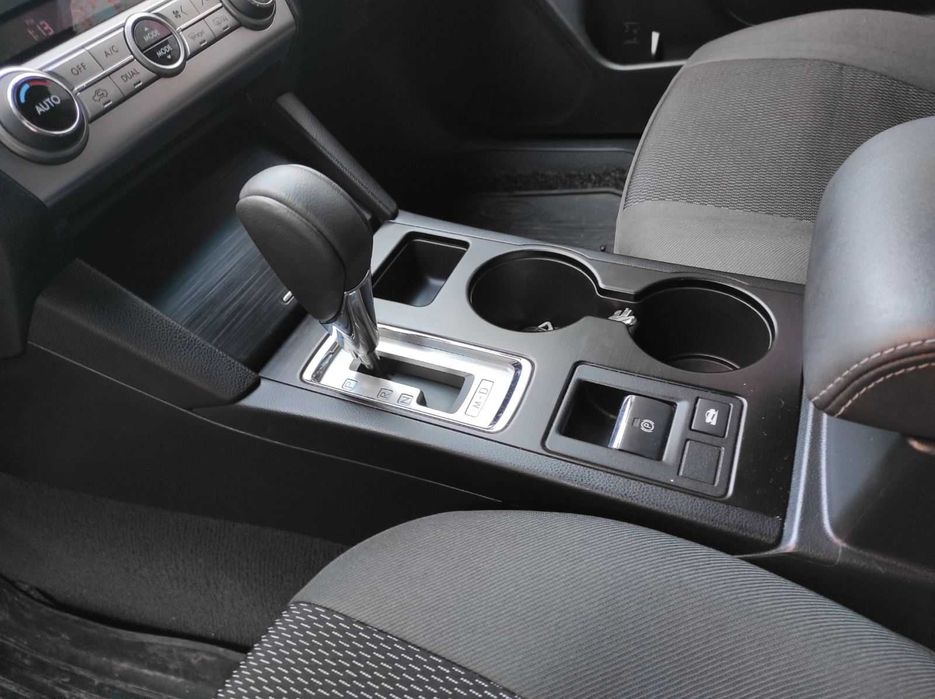 Subaru Legacy в ідеальному стані з малим пробігом