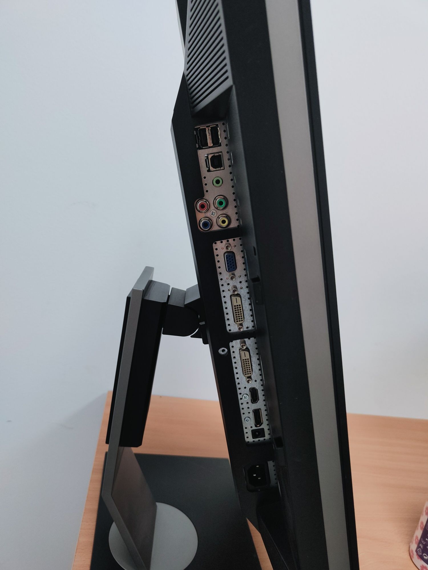 Dell UltraSharp U2410f, wysokiej klasy 24-calowy monitor LC