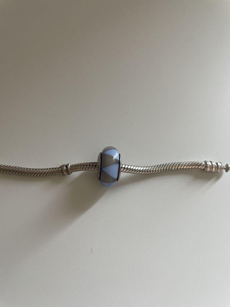 Pandora conta azul e verde
