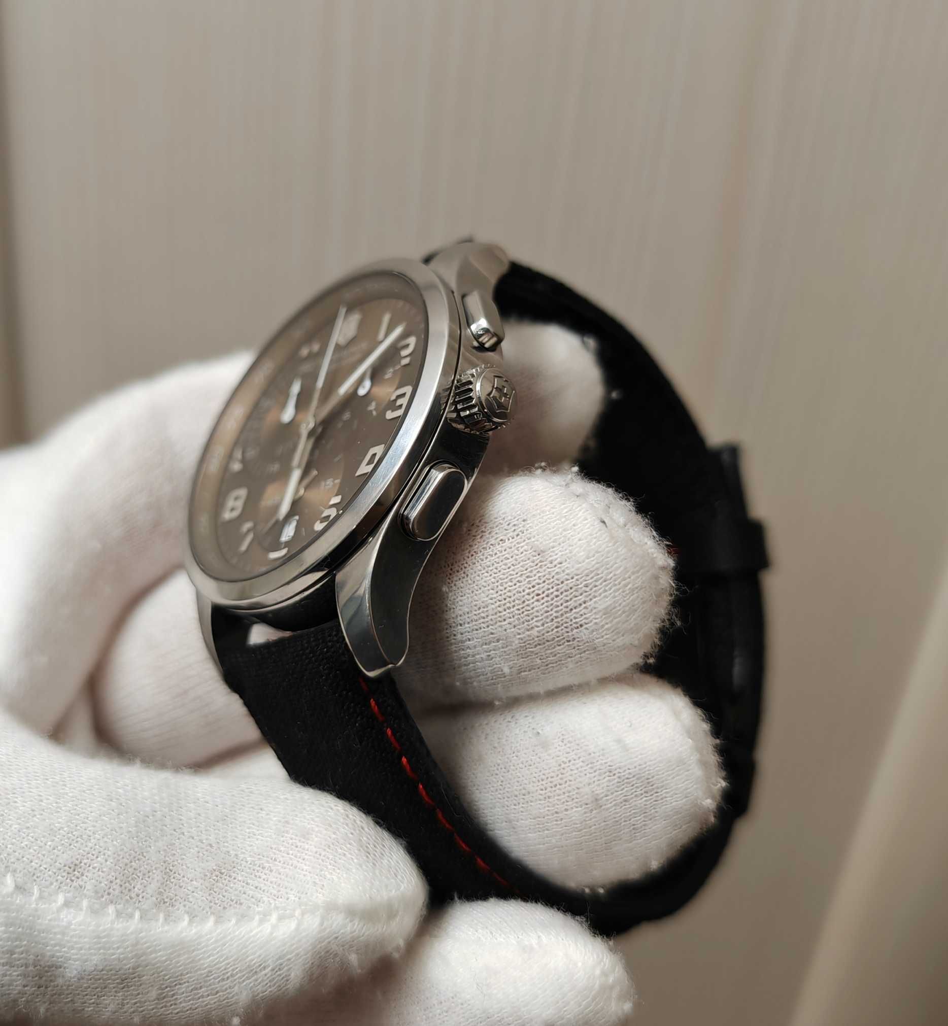 Чоловічий годинник Victorinox Alliance V241297 Chronograph Swiss Army