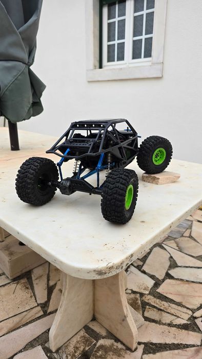 Axial Yeti 1/10 + Spares
