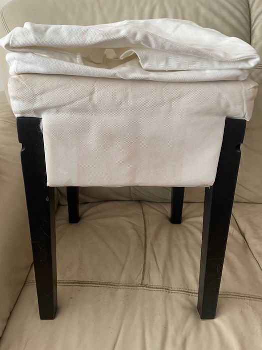 IKEA_Conj de 2 bancos, em preto, com capas em branco