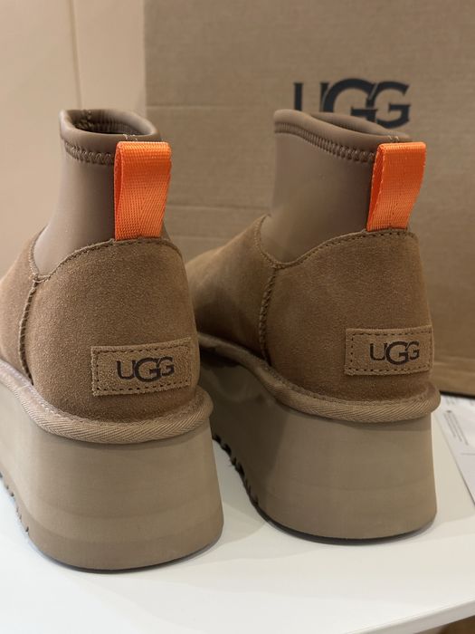 В наявності угги уггі Ugg Dipper Mini повністю натуральні