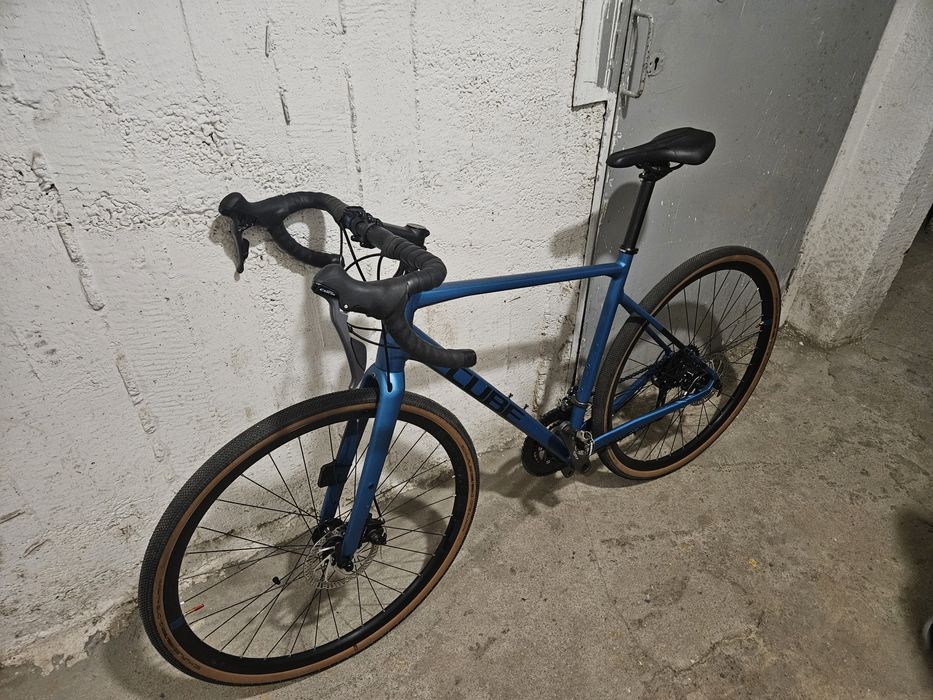 Cube Nuroad super stan