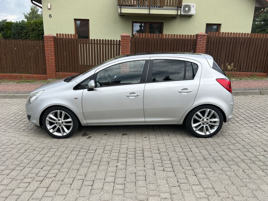 Opel Corsa 1.4 + lpg, skora, panorama wersja Cosmo