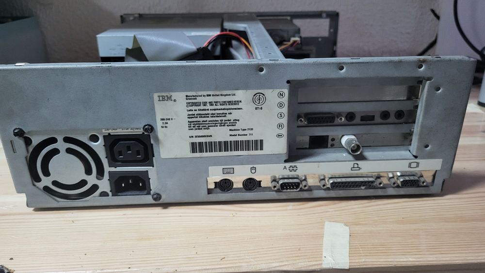 Computador IBM PS1 386 SX 10Mb RAM