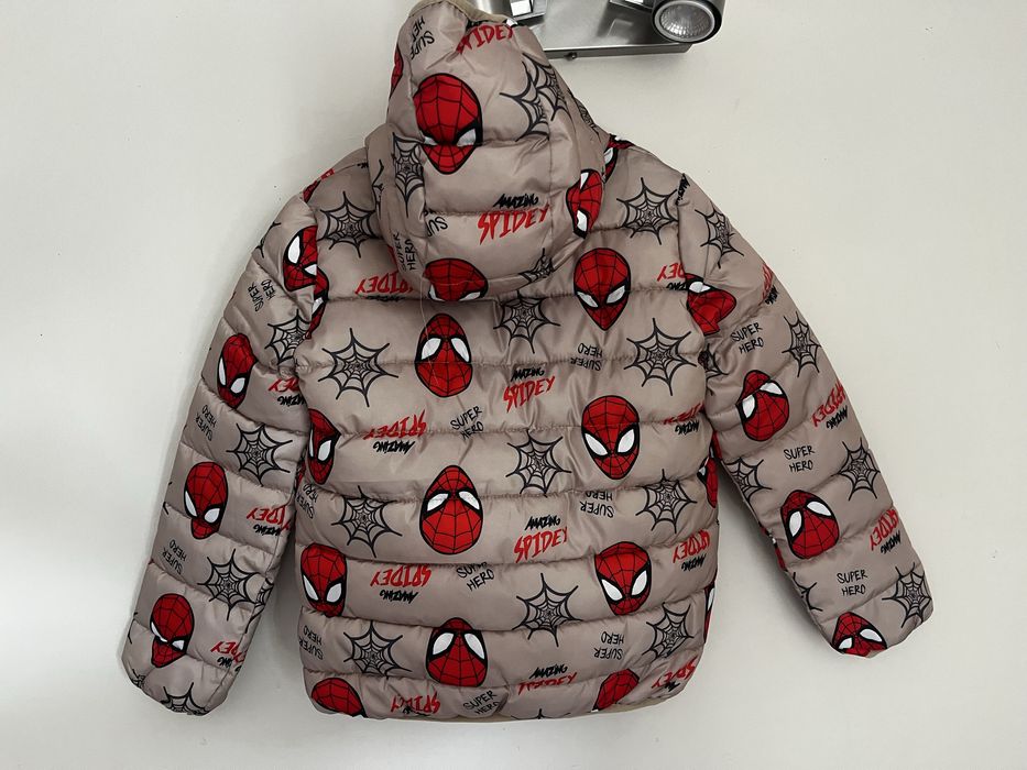 Kurtka chłopięca przejściowa pikowana Marvel Spider-Man 140 Nowa