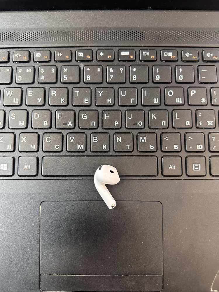 Продам Airpods 4-го покоління Ліве вухо