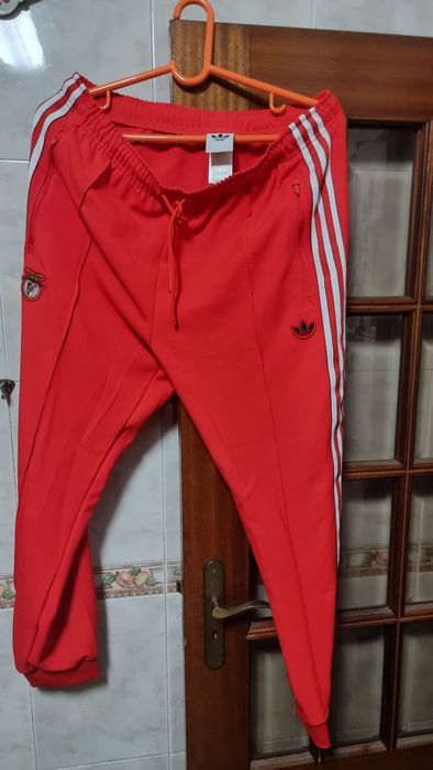 Fato de treino do benfica  desta epoca  comprada  na sport zone.