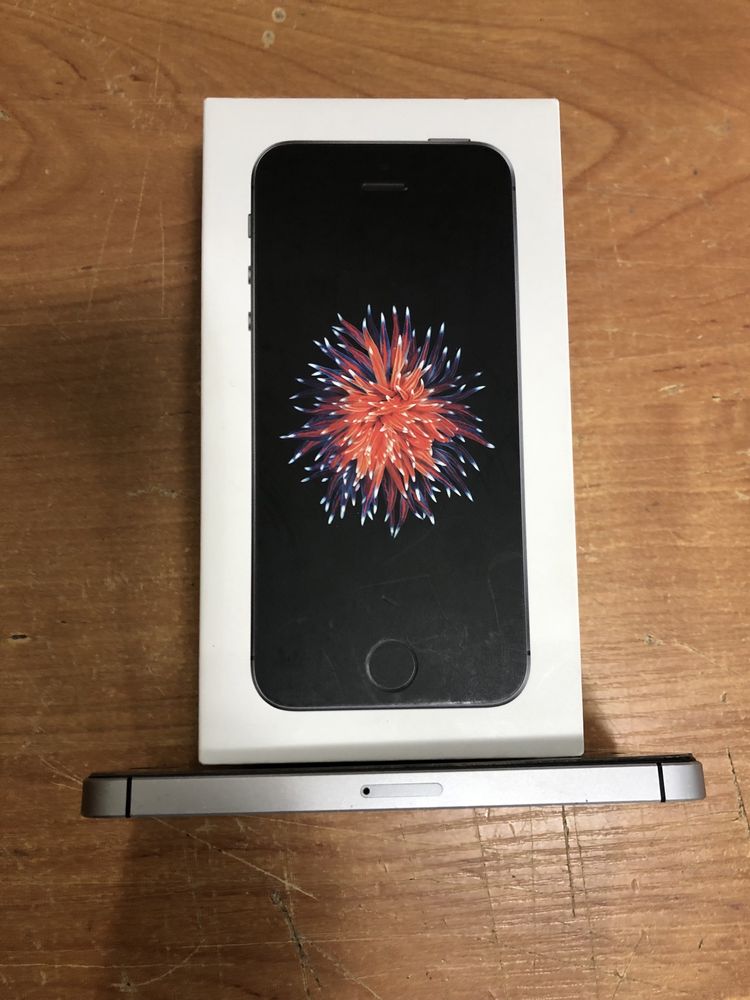 iPhone SE 16 Gb Space Gray