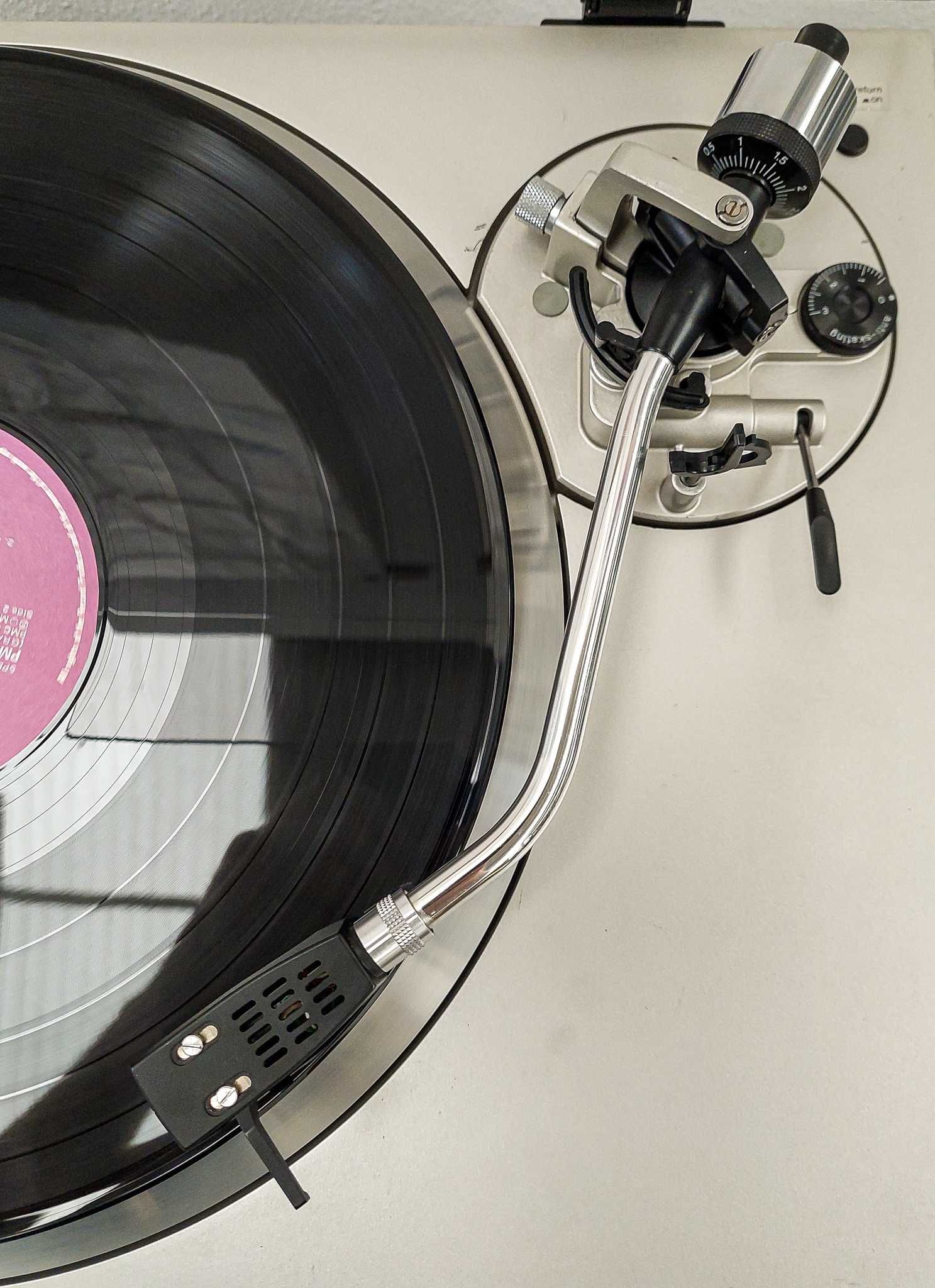 Gira-discos Technics SL-1400 MK2 c/ Shure M95ED