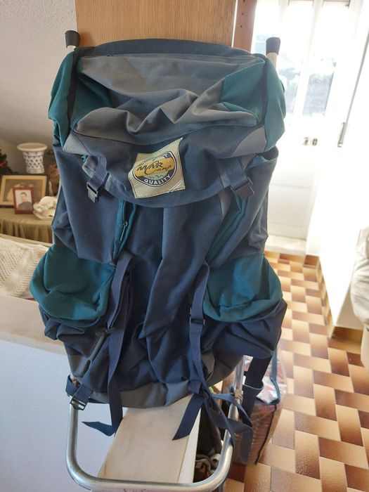 Mochila de viagem e campismo