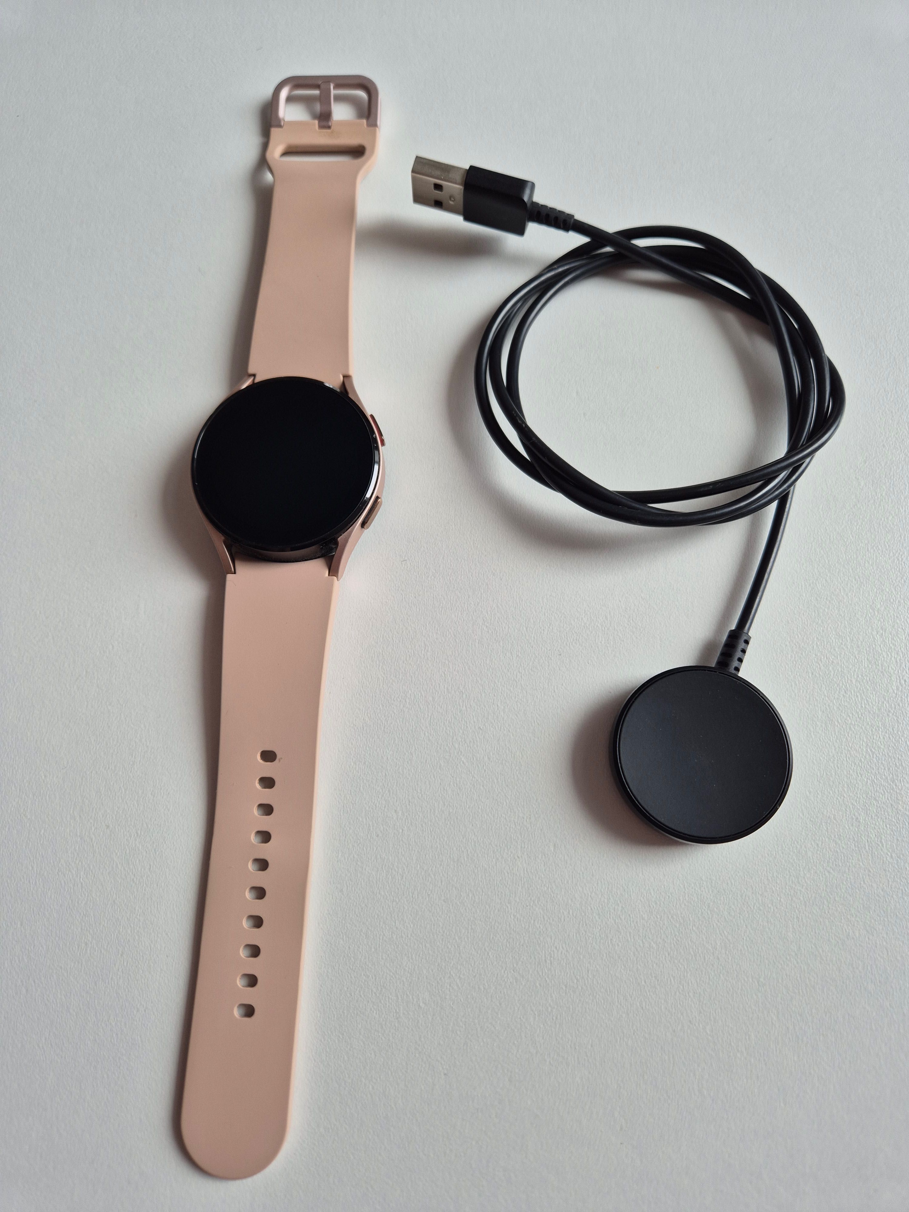 Samsung Galaxy Watch 4 (pink gold) Bluetooth, Wi-Fi, GPS