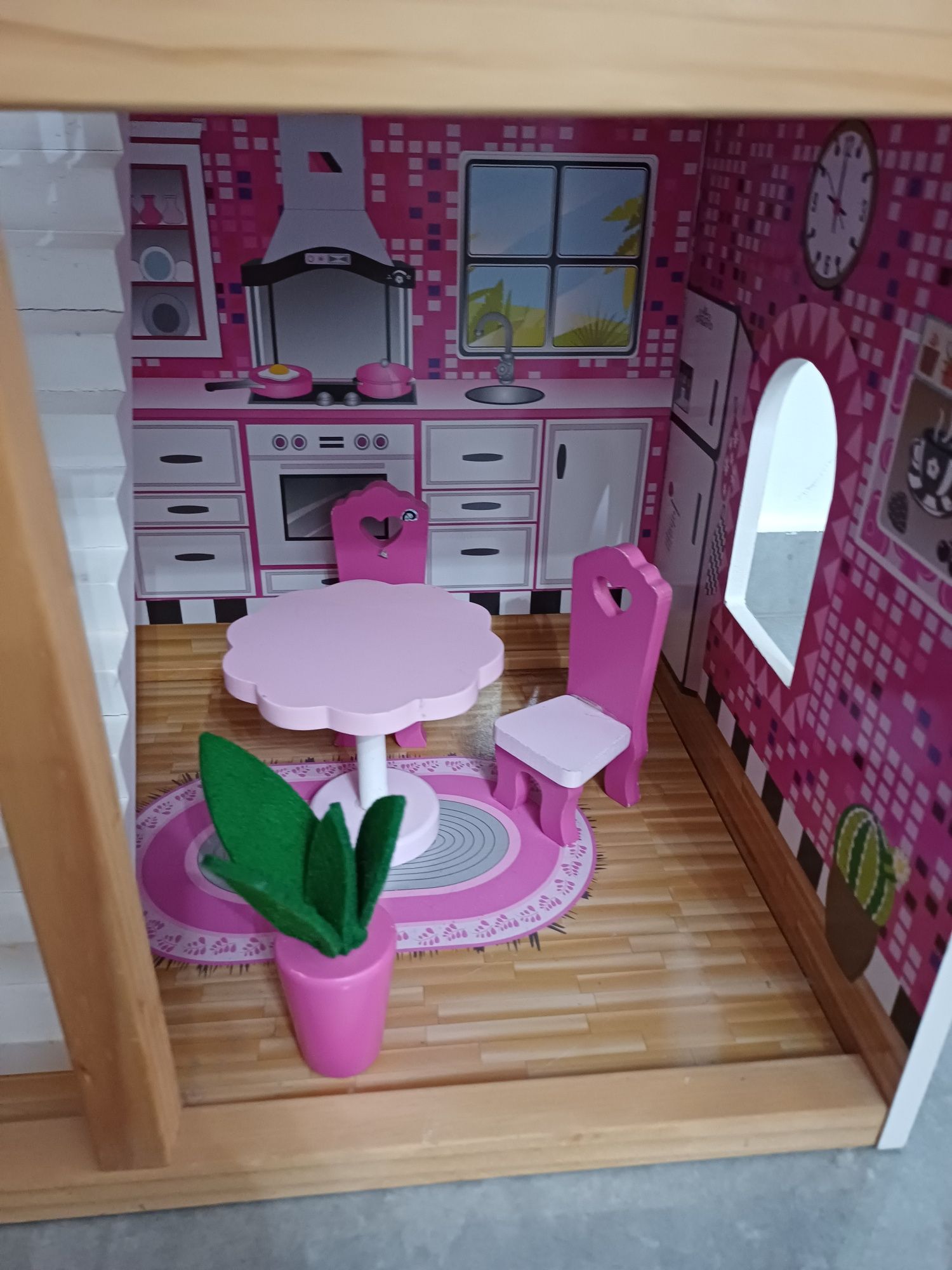 Drewniany domek dla lalek Barbie z mebelkami