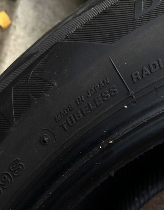 Зимові шини Bridgestone Blizzak DMV2 SUV 225/60 r17 99s