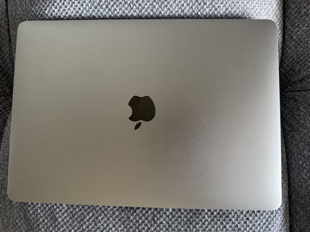 MacBook Pro 13,3 A1989 stan bdb