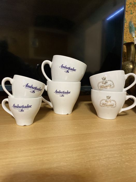 Коробка чашек и тарелок