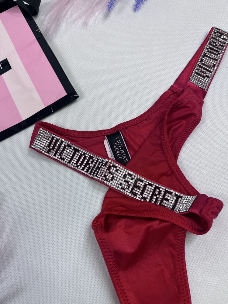 Czerwone majtki stringi z krysztalkami Victoria’s Secret rozmiar S