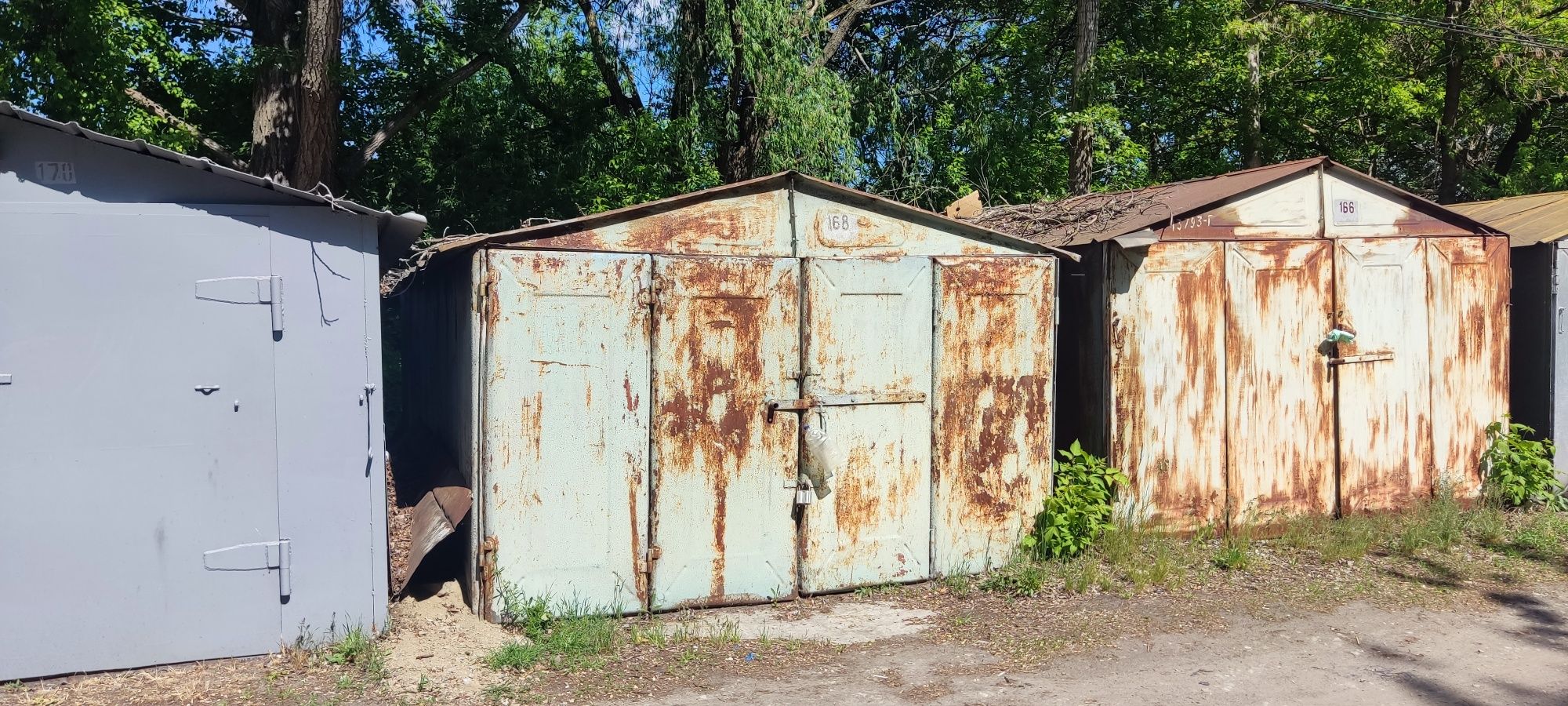 Продам металевий гараж в г.к. Луговський