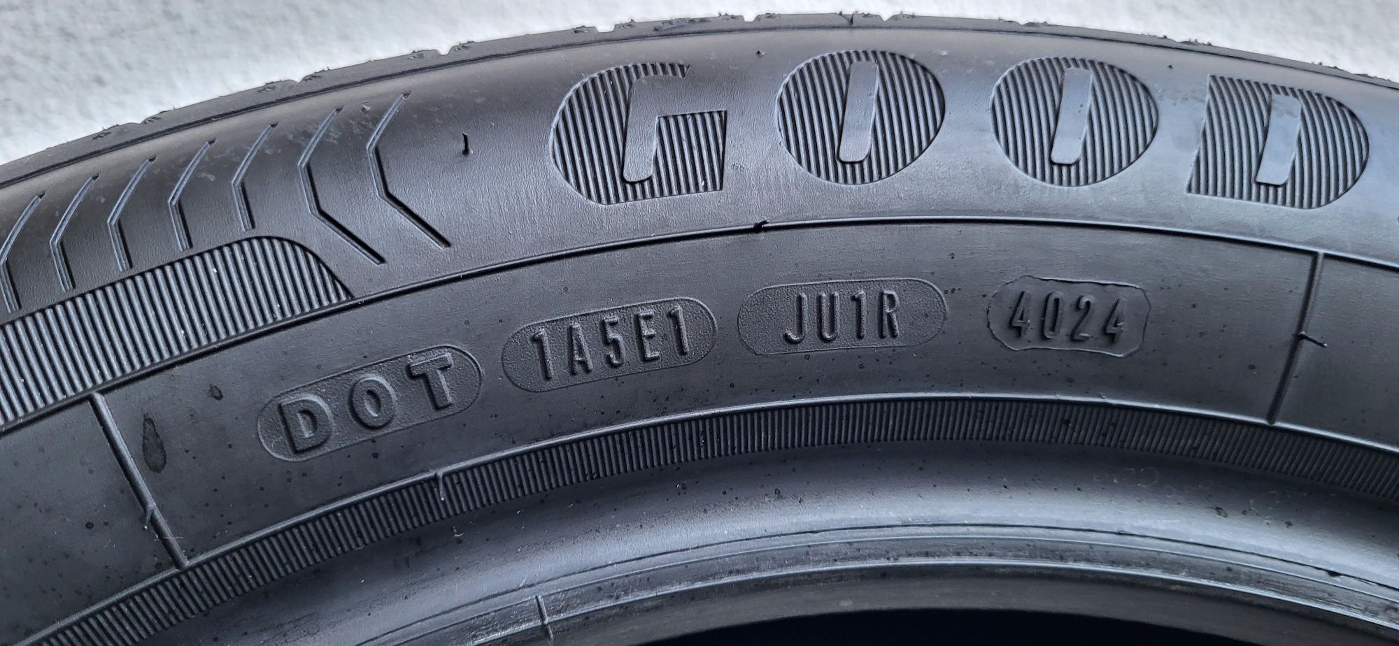 Opony letnie Goodyear 205/55 R17 październik 2024 jak nowe