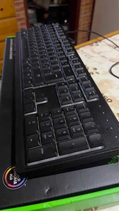 Teclado Razer Ornata V3 RGB (sem uso WSDA)
