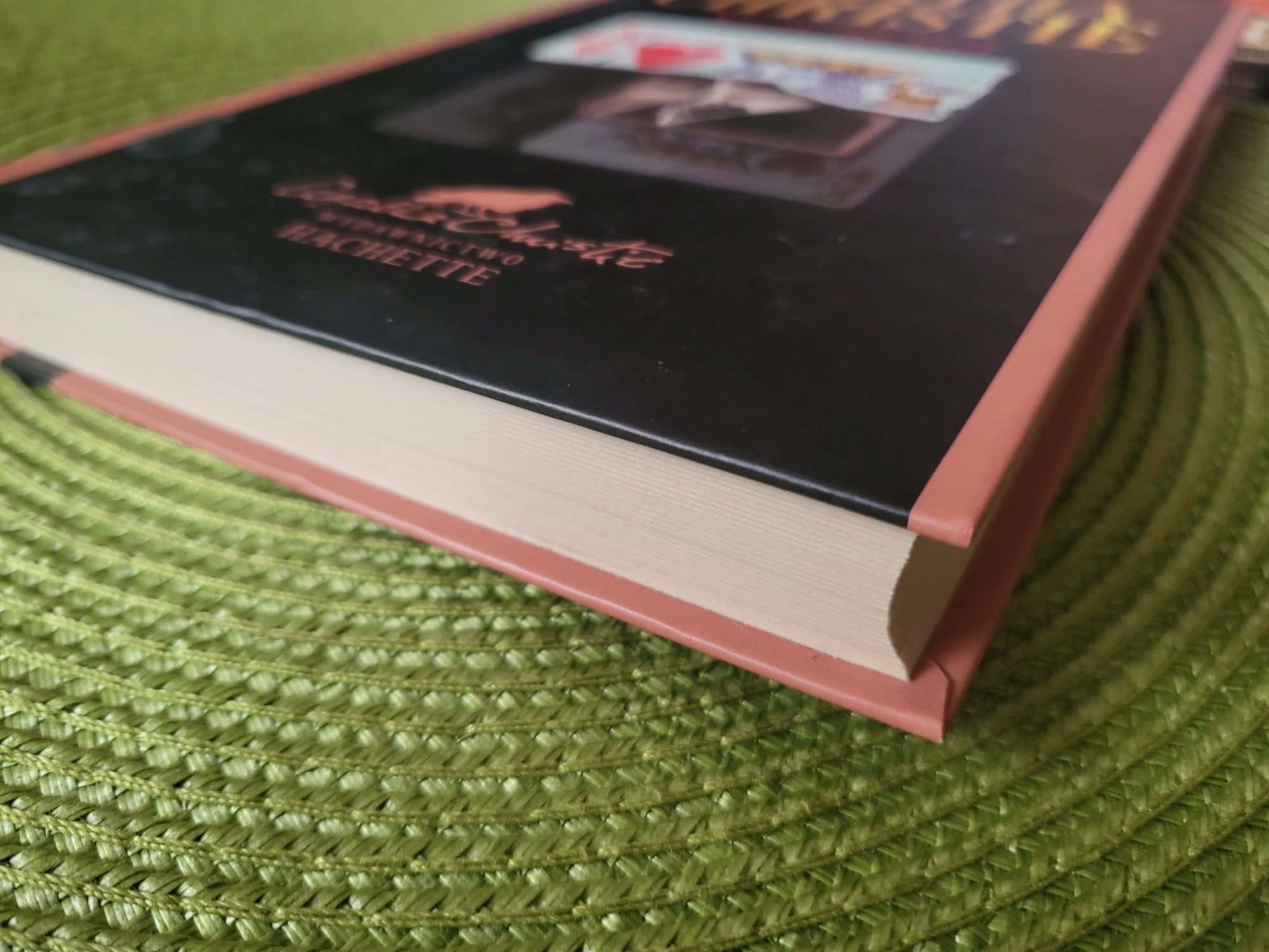 Agatha Christie, Karty na stół. Nowa