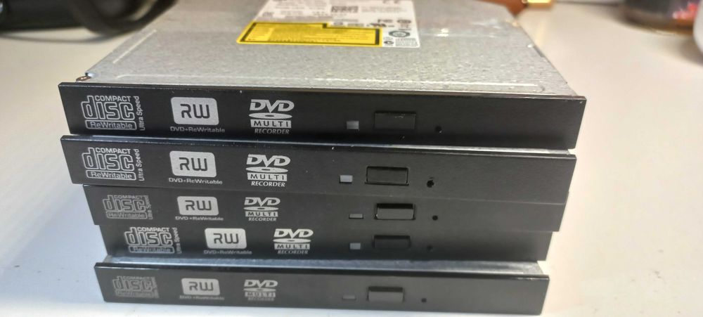 DVD R-RW для ноутбука - мастеру под ремонт.