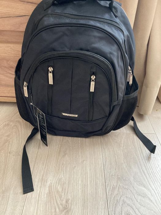 Продам нові рюкзаки.