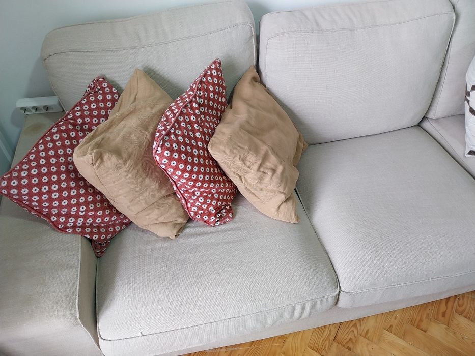 Sofá com chaise longue Ikea