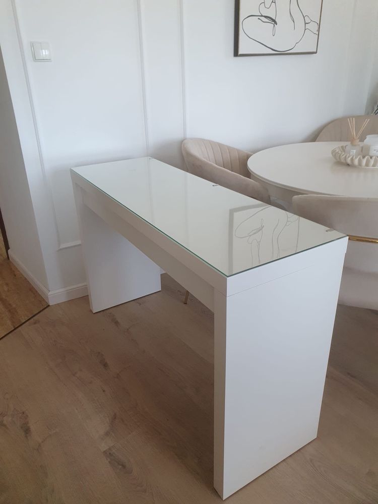 Toaletka Malm konsola Ikea biała szkło