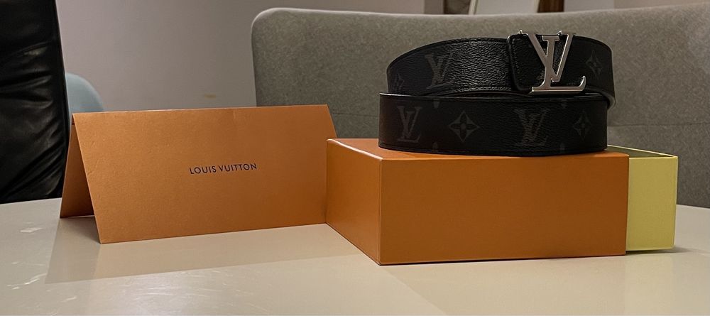 Cinto Louis Vuitton reversivel