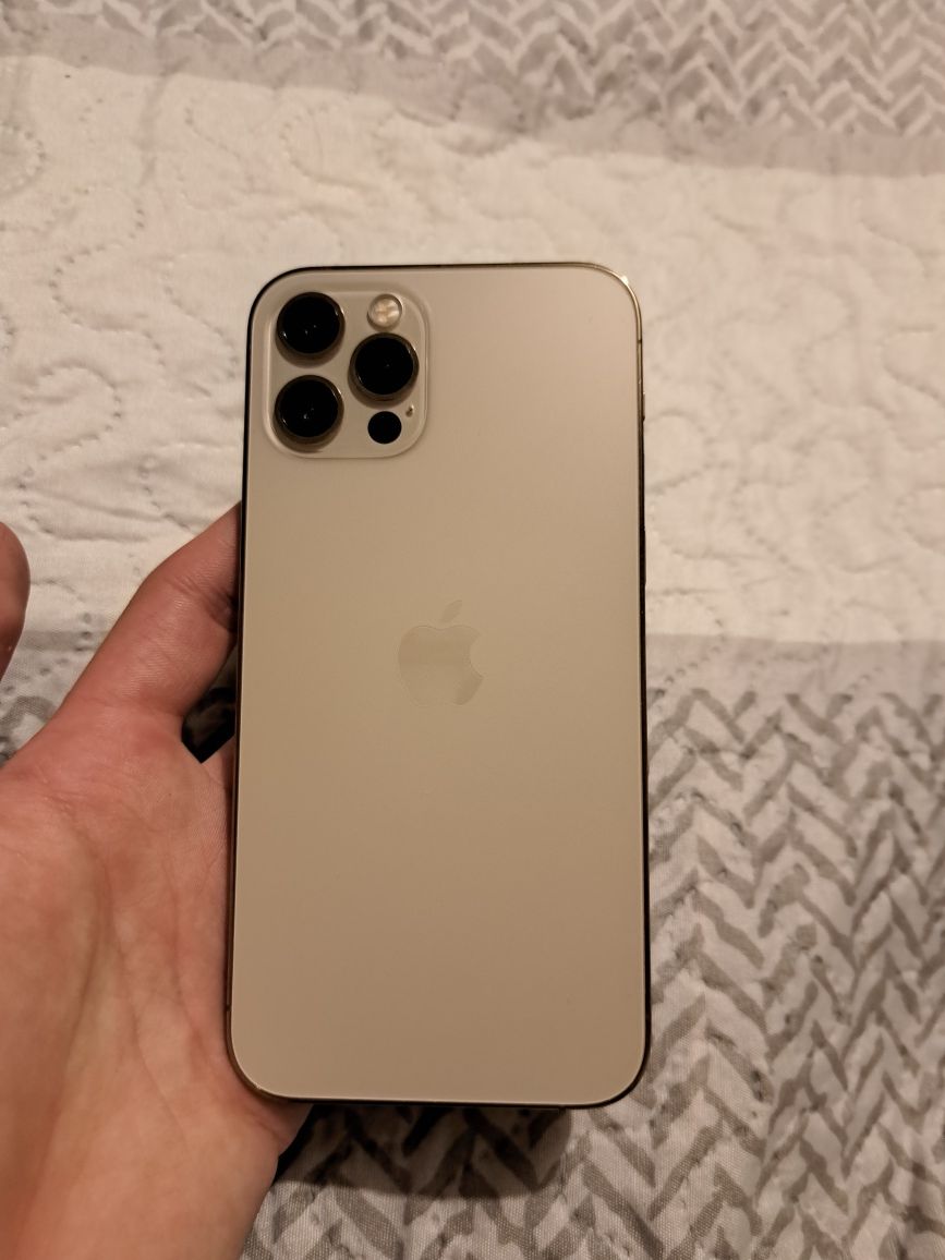 Iphone 12 pro Gold