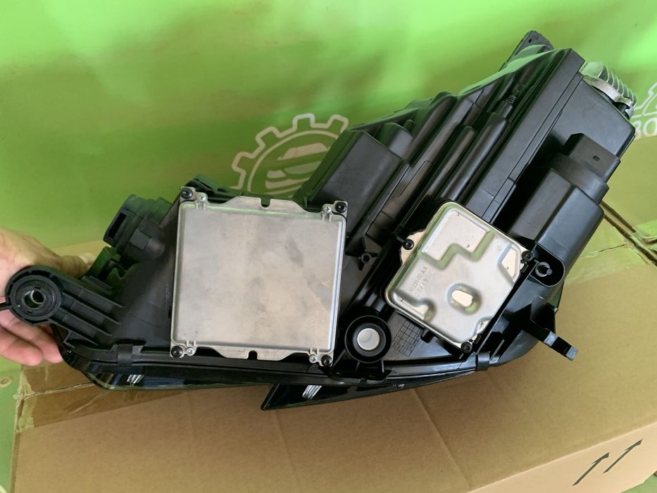 Фары передние Audi A4 B9 2016-2019 фари фара левая правая ауді а4 б9