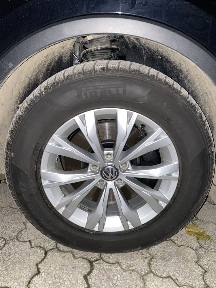 Диски R17 Volkswagen + резина Pirelli 235/65 зимняя