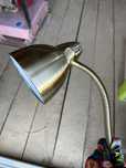 Lampa podlogowa