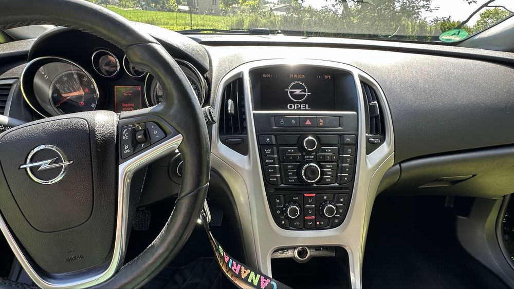 Opel Astra J kombi 1.4 turbo z nowym gazem plus hak