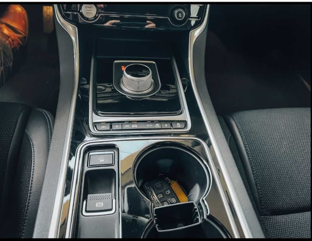 Jaguar xe 2.0 R.Sport 180cv (motor novo)
