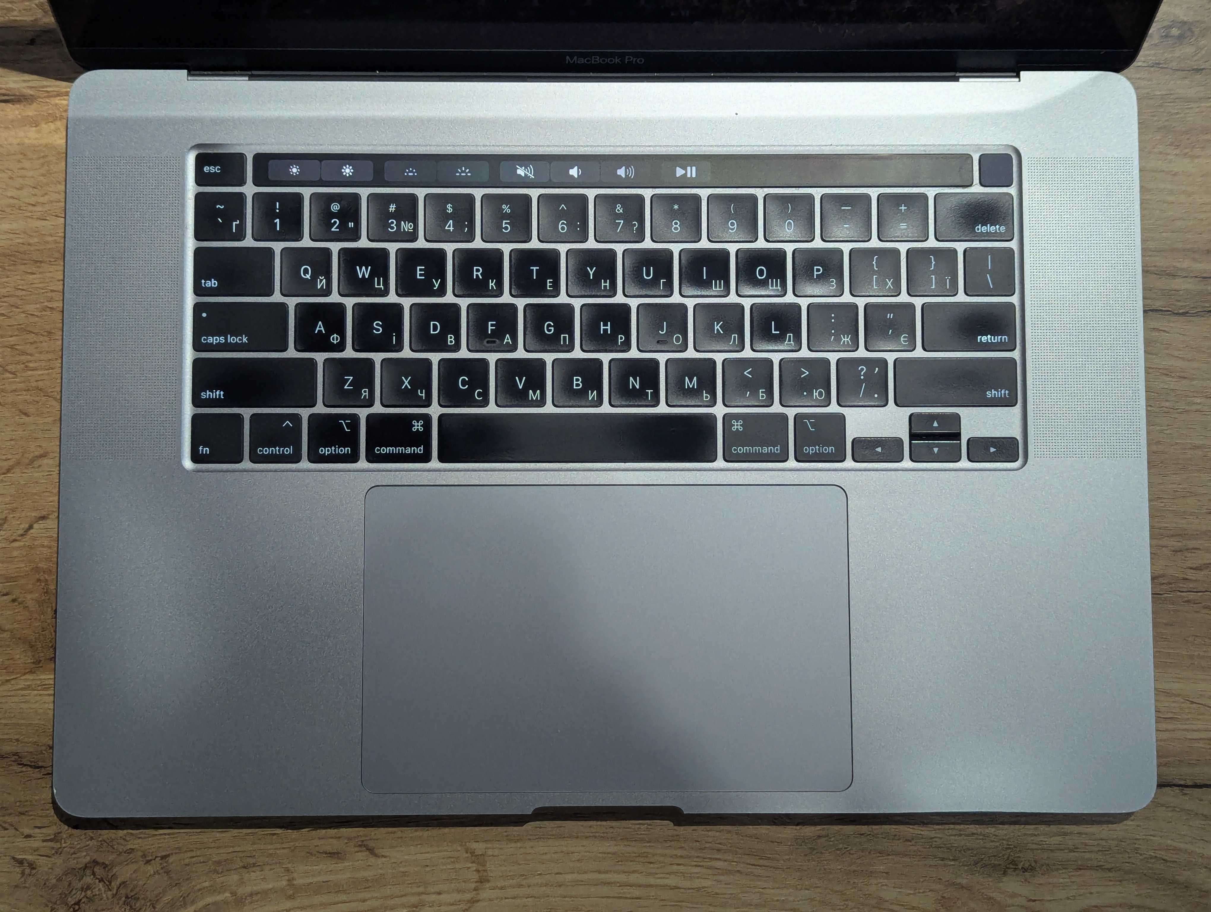 Macbook pro 16 2019 core i9 2.4ghz 64/512gb pro 5300m 4gb